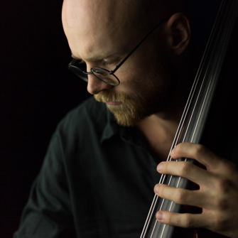 Den poetiske bassist.