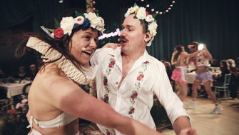 Ustyrligt festfyrværkeri.